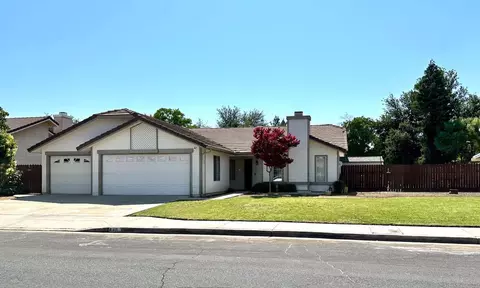 840 Mcarthur Ave, Clovis, CA 93611 photo 1