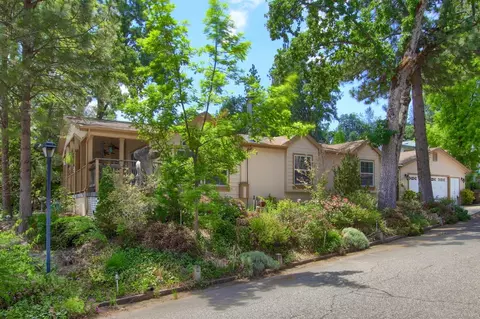 43555 Highway 41 #B-3, Oakhurst, CA 93644
