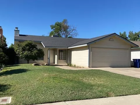 290 Sunset St, Kingsburg, CA 93631