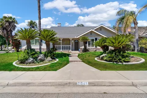 2041 S Johnson St, Visalia, CA 93277
