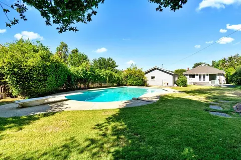 1503 N Redington St, Hanford, CA 93230