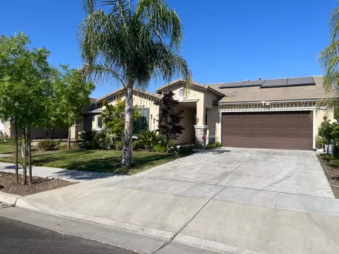 944 Grace Ave, Sanger, CA 93657
