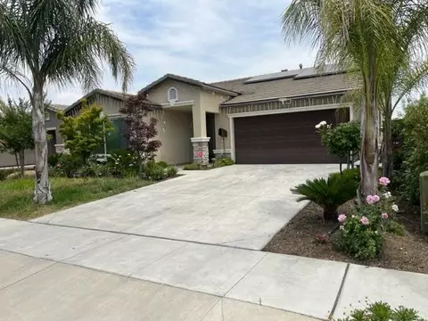 944 Grace Ave, Sanger, CA 93657