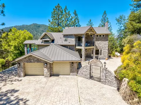 38786 Fawn Point Ln, Bass Lake, CA 93604