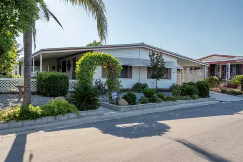1300 W Olson Ave #169, Reedley, CA 93654