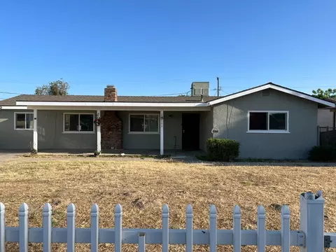 8689 E Ostler St, Selma, CA 93662 photo 1