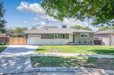 2209 W Flint Way, Fresno, CA 93705