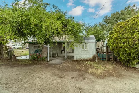 5926 S Amador Ave, Tranquillity, CA 93668