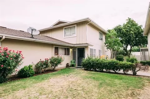4924 N Holt Ave #204, Fresno, CA 93705