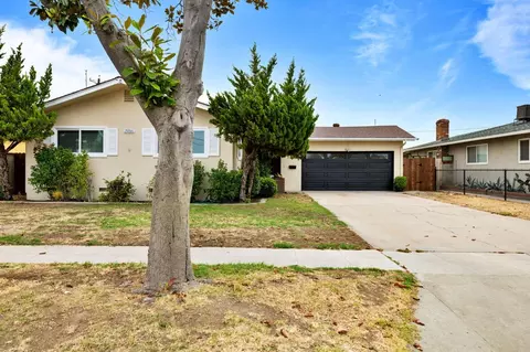 2936 N Hughes Ave, Fresno, CA 93705
