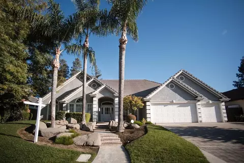 9486 N Madison Ridge Rd, Fresno, CA 93720
