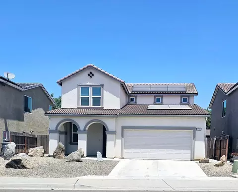 1233 Padre St, Madera, CA 93638 photo 1