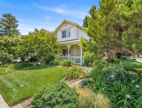 1924 Donner Ave, Clovis, CA 93611