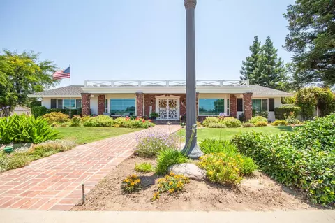 2557 Almond Ave, Sanger, CA 93657