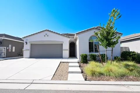 3832 Hannah Ln, Clovis, CA 93619 photo 1