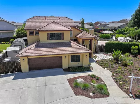 2183 E Sawgrass Ave, Fresno, CA 93730