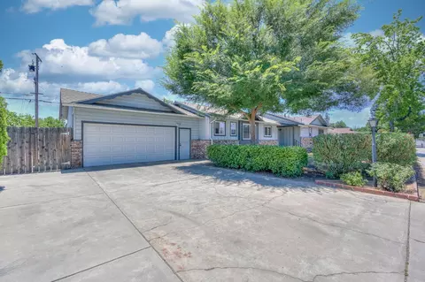 363 W Barstow Ave, Fresno, CA 93704