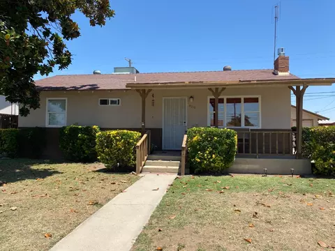 4111 Kenmore N Dr, Fresno, CA 93703