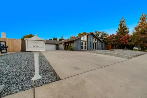 3610 W Dorothea Ave, Visalia, CA 93277