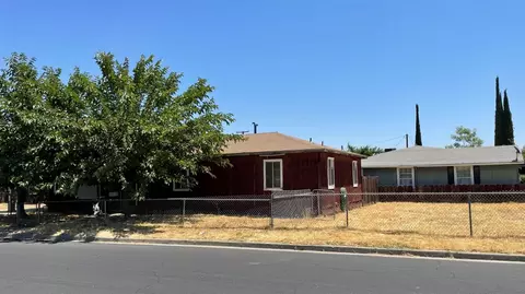 1648 N Stevenson, Visalia, CA 93291