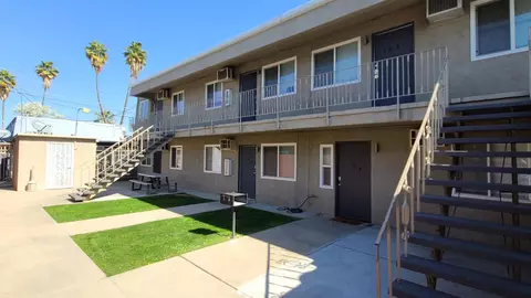 1380 E Bulldog Ln, Fresno, CA 93710