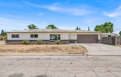 1710 4th St, Sanger, CA 93657 photo 1