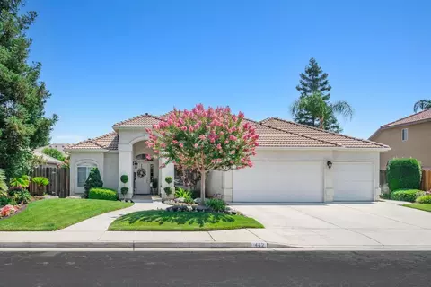 442 W Omaha Ave, Clovis, CA 93619