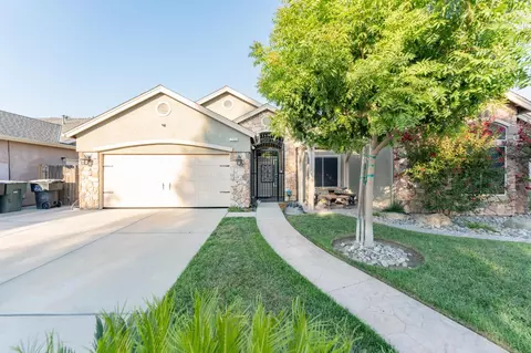 112 N Lindsay St, Visalia, CA 93291