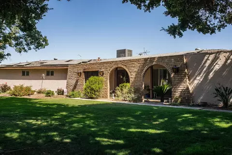 14224 W Kearney Blvd, Kerman, CA 93630 photo 1