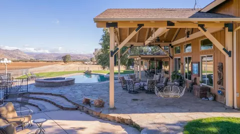 1898 Crawford Ave, Reedley, CA 93654