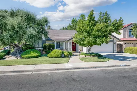 474 E Salmon River Dr, Fresno, CA 93730