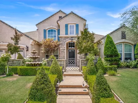 10643 N Old Course Dr, Fresno, CA 93730