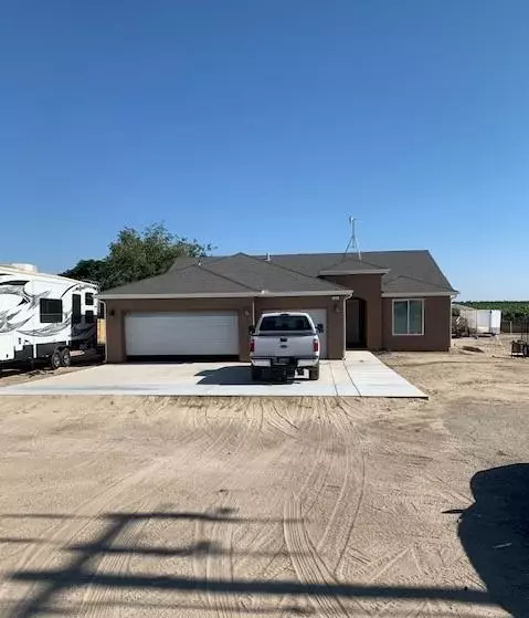 43 W Dinuba, Fresno, CA 93706