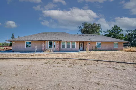 18076 Fairfield Dr, Madera, CA 93638 photo 1