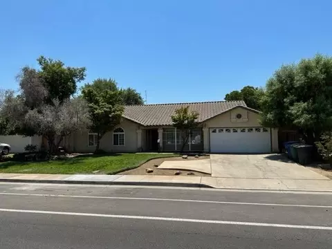 2171 Church Ave, Sanger, CA 93657