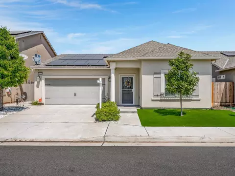 4133 Sierra Madre Ave, Clovis, CA 93619
