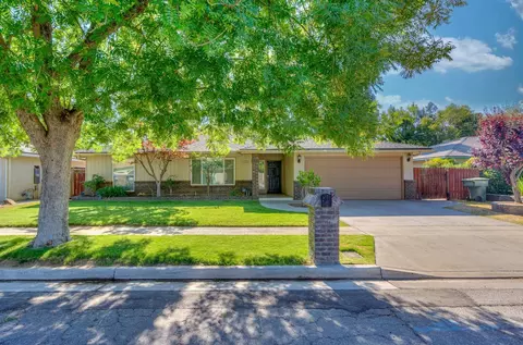 7432 N 5th St, Fresno, CA 93720