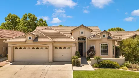 3386 Twain Ave, Clovis, CA 93619
