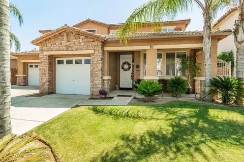 954 Pinewood Ave, Sanger, CA 93657