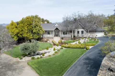 26045 Auberry Rd, Clovis, CA 93619