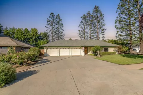 451 E Richmond Ave, Fresno, CA 93720