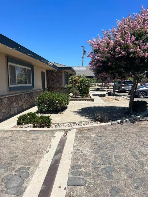 7091 S Placer Ave, San Joaquin, CA 93660