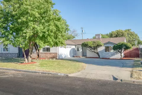 512 San Jose Ave, Clovis, CA 93612 photo 1