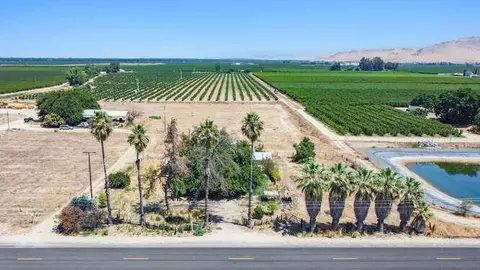 18138 Goodfellow Ave, Reedley, CA 93654