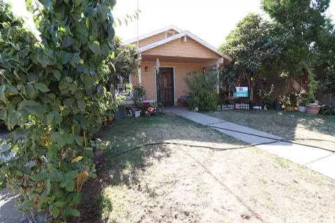 721 11th Street St, Orange Cove, CA 93646