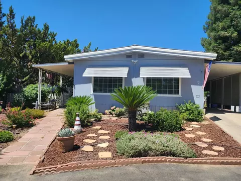 1300 W Olson Ave #SPC 7, Reedley, CA 93654