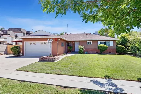 4914 N Gearhart Ave, Fresno, CA 93726