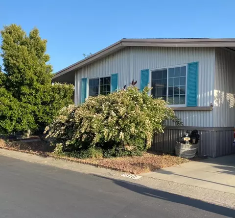 1001 Sylmar Ave #110, Clovis, CA 93612 photo 1
