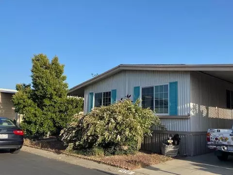 1001 Sylmar Ave #110, Clovis, CA 93612