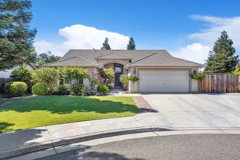 2135 E Turnberry Ave, Fresno, CA 93730